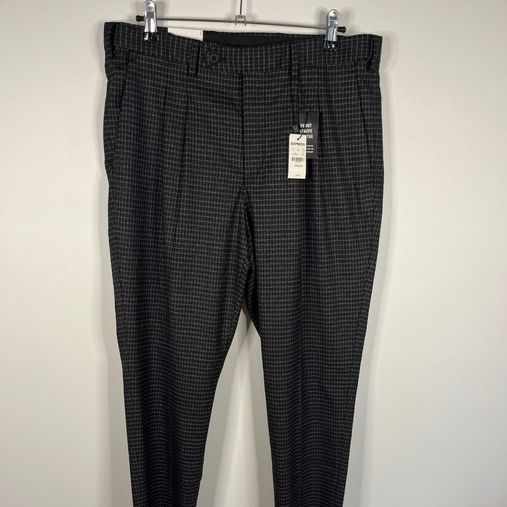 Express NWT Men's Size 33x30 Pleated Dress Pants Black Plaid